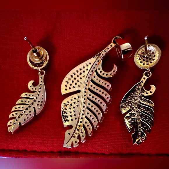 VINTAGE!! Solid Silver & Gold plated and CZ Pendent Set - Picture 5 of 7